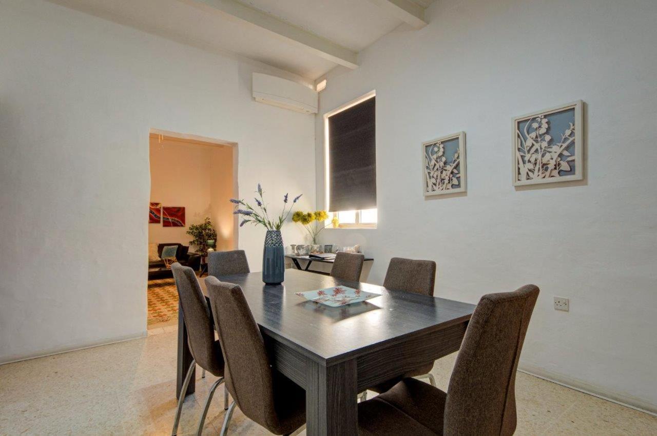 Valletta 2 Bedroom Sleeps 6 Apartment Walking Distance To Centre And The Sea Exterior photo