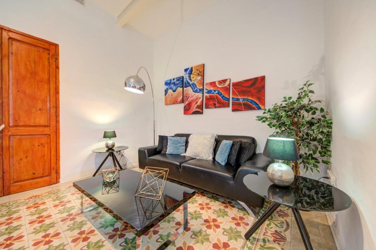 Valletta 2 Bedroom Sleeps 6 Apartment Walking Distance To Centre And The Sea Exterior photo