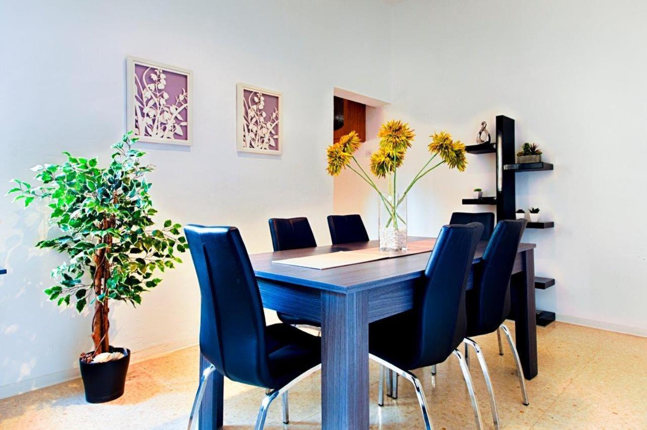 Valletta 2 Bedroom Sleeps 6 Apartment Walking Distance To Centre And The Sea Exterior photo